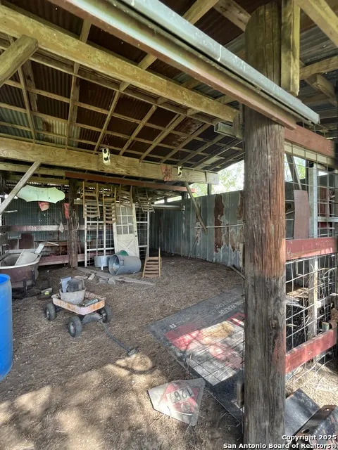 707 deer trail Jourdanton, TX 78026