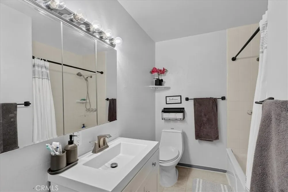 8788 Valley View #C Buena Park, CA 90620