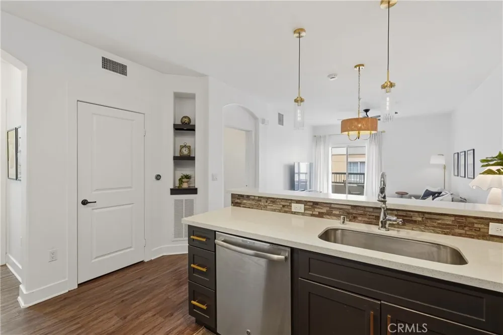 24545 Town Center Drive #5401 Valencia, CA 91355
