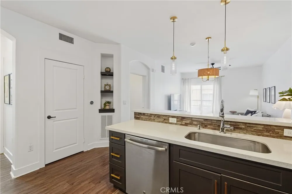 24545 Town Center Drive #5401 Valencia, CA 91355