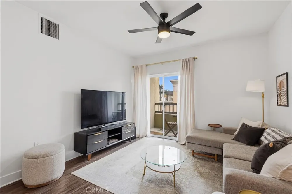 24545 Town Center Drive #5401 Valencia, CA 91355