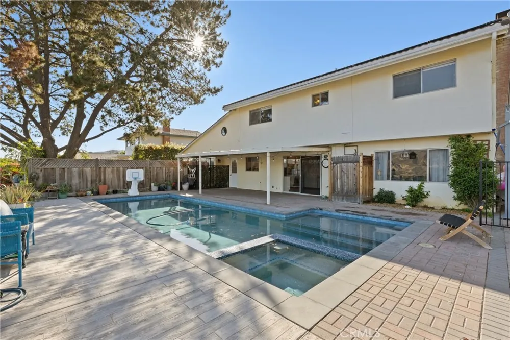 468 E View Santa Paula, CA 93060