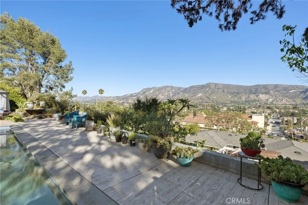468 E View Santa Paula, CA 93060