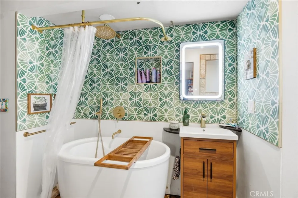 468 E View Santa Paula, CA 93060