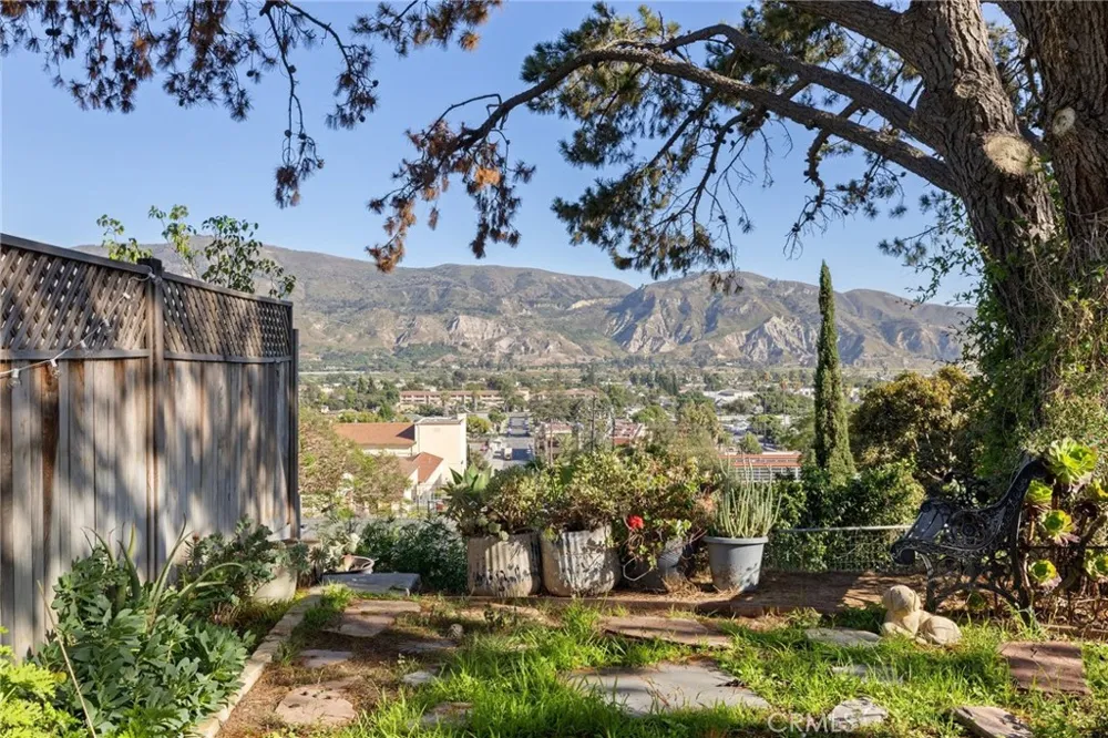 468 E View Santa Paula, CA 93060
