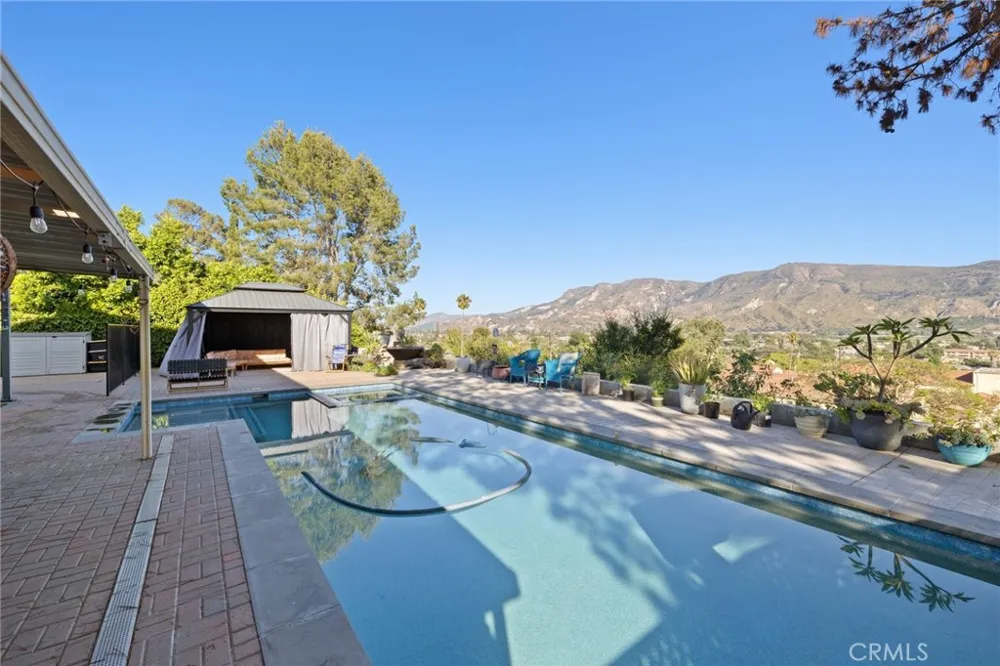 468 E View Santa Paula, CA 93060