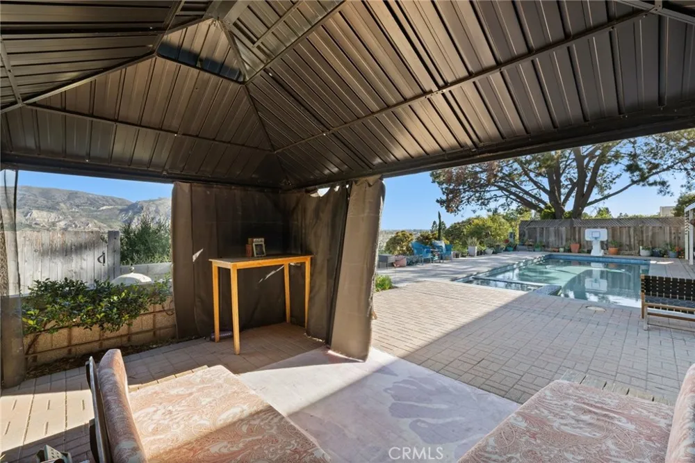 468 E View Santa Paula, CA 93060
