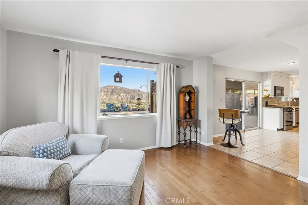 468 E View Santa Paula, CA 93060