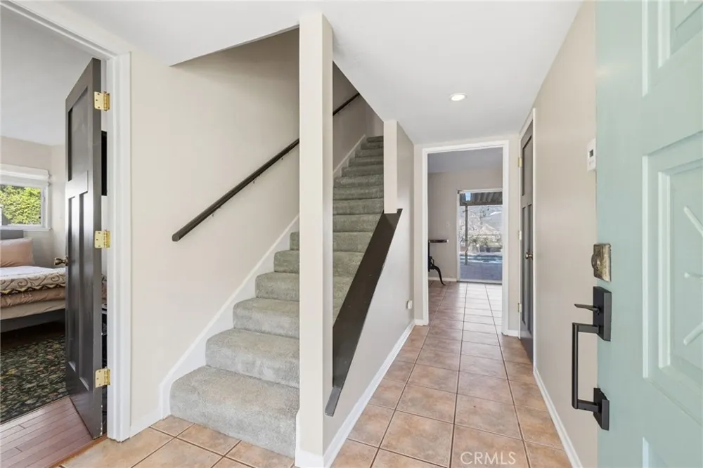 468 E View Santa Paula, CA 93060