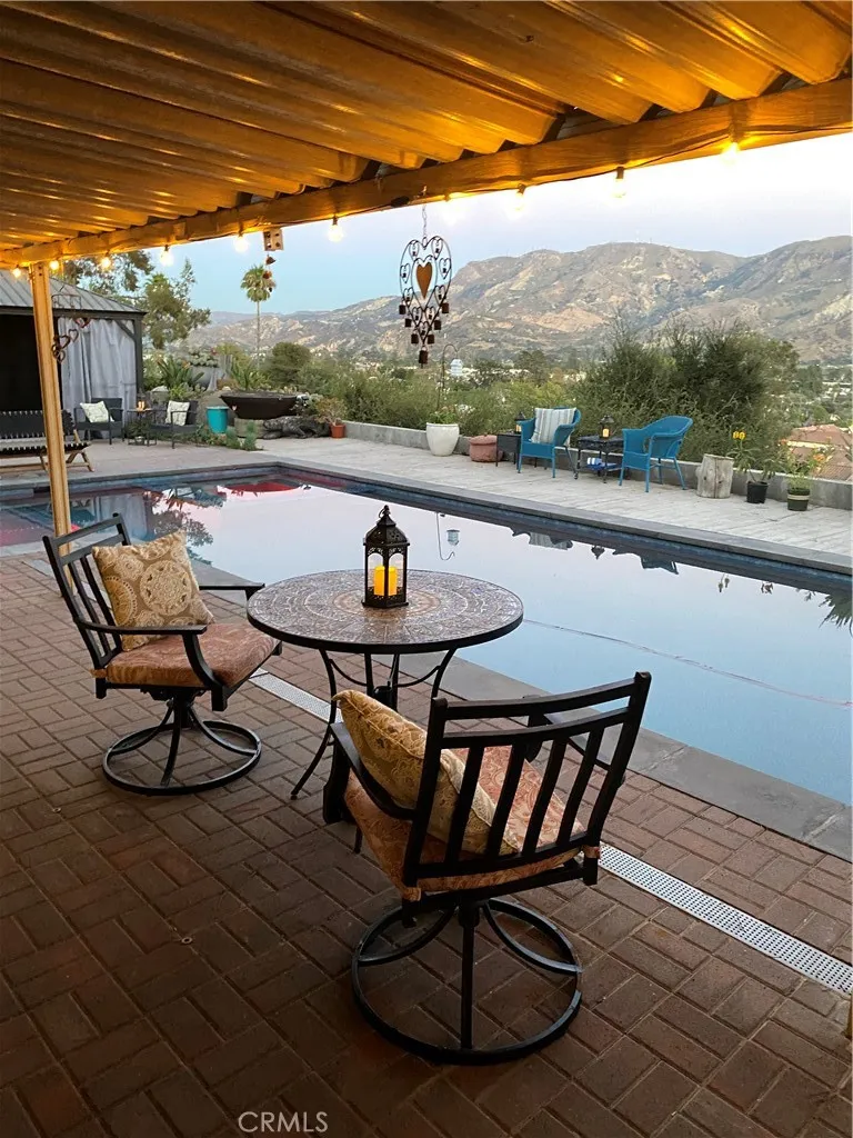 468 E View Santa Paula, CA 93060