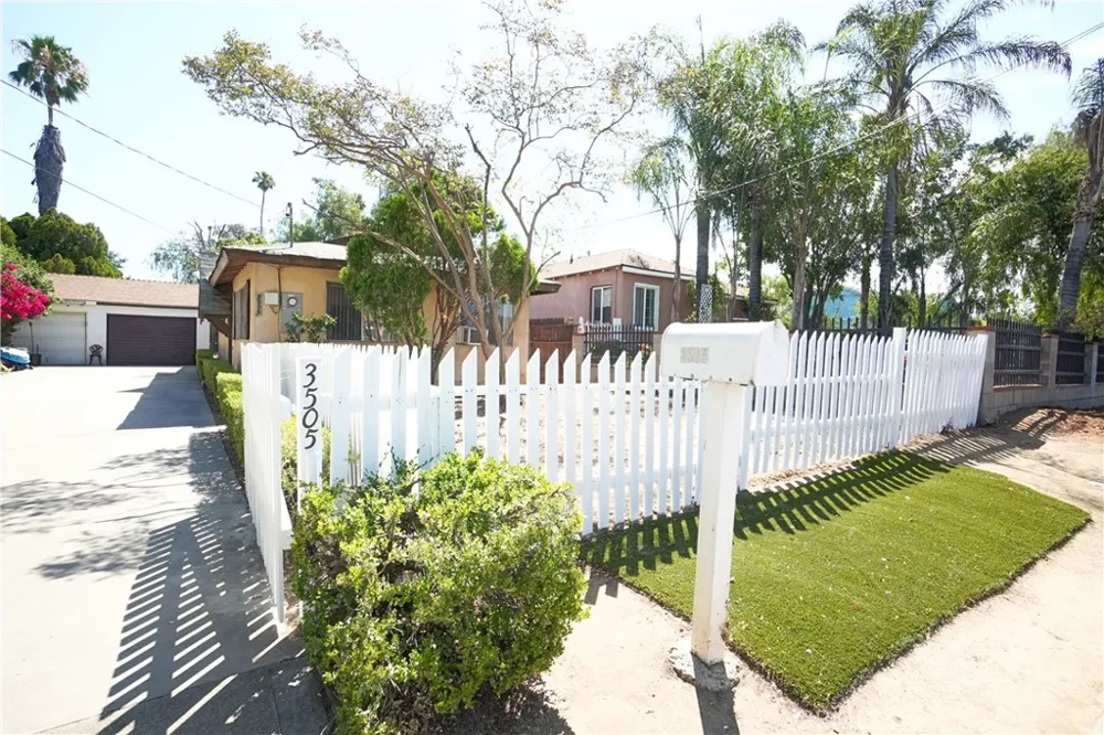 3505 McKinley Riverside, CA 92506