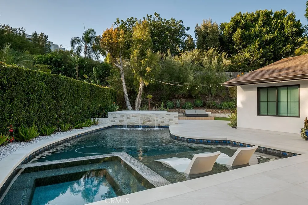 18821 Ridgeview Circle Villa Park, CA 92861