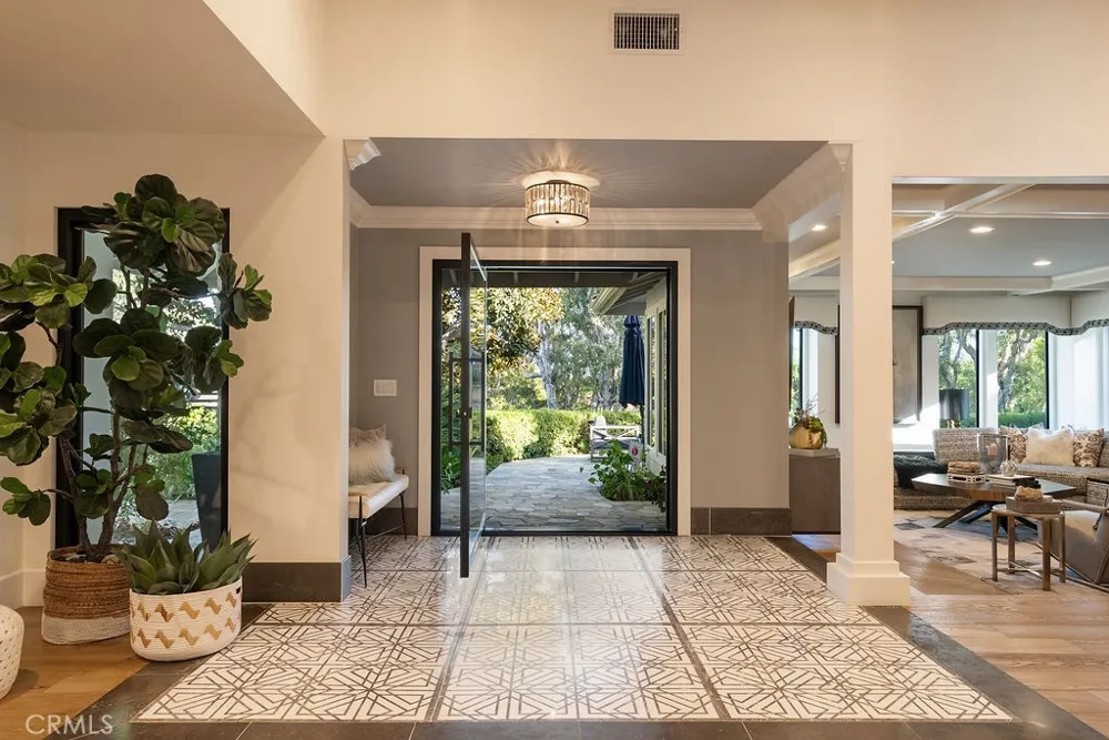 18821 Ridgeview Circle Villa Park, CA 92861
