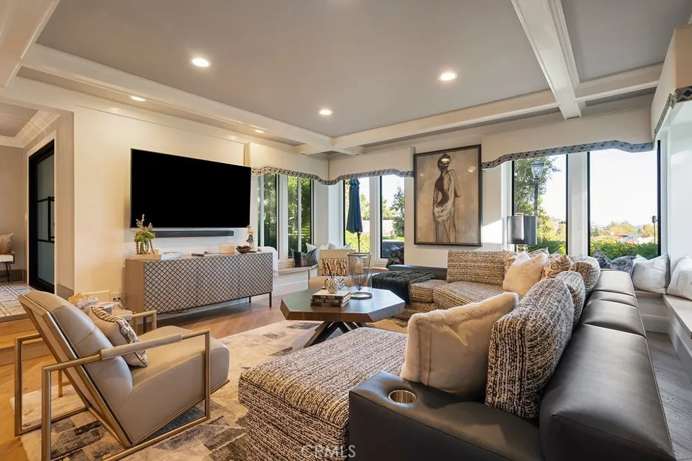 18821 Ridgeview Circle Villa Park, CA 92861