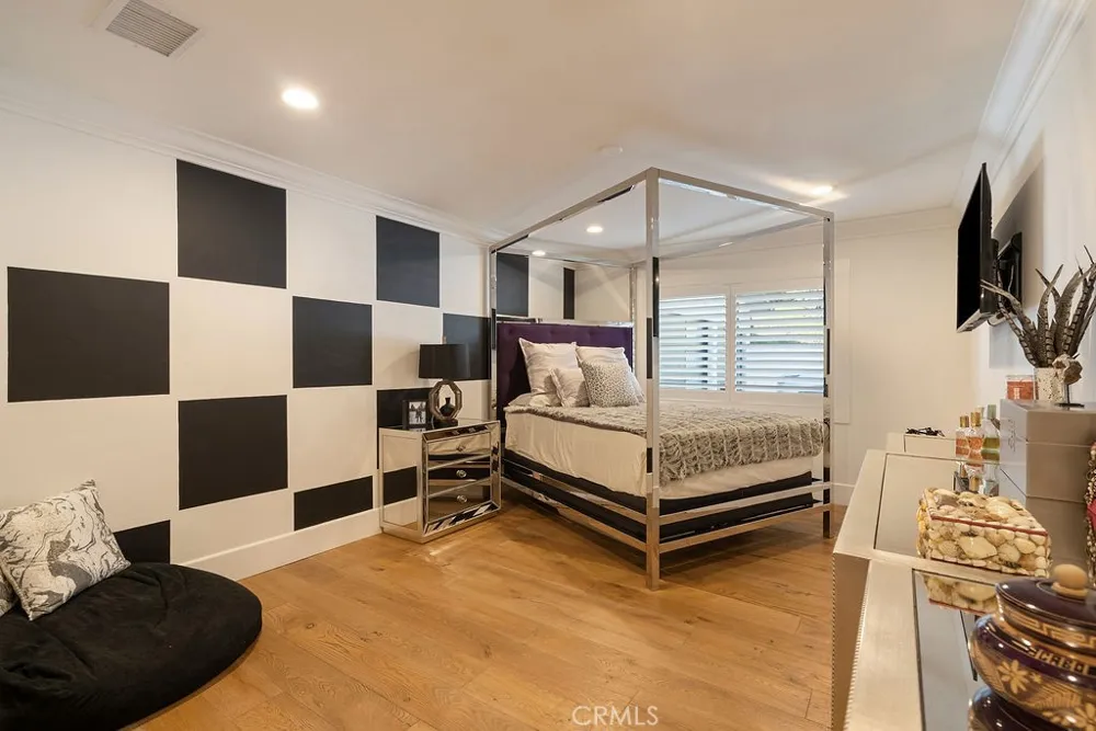 18821 Ridgeview Circle Villa Park, CA 92861