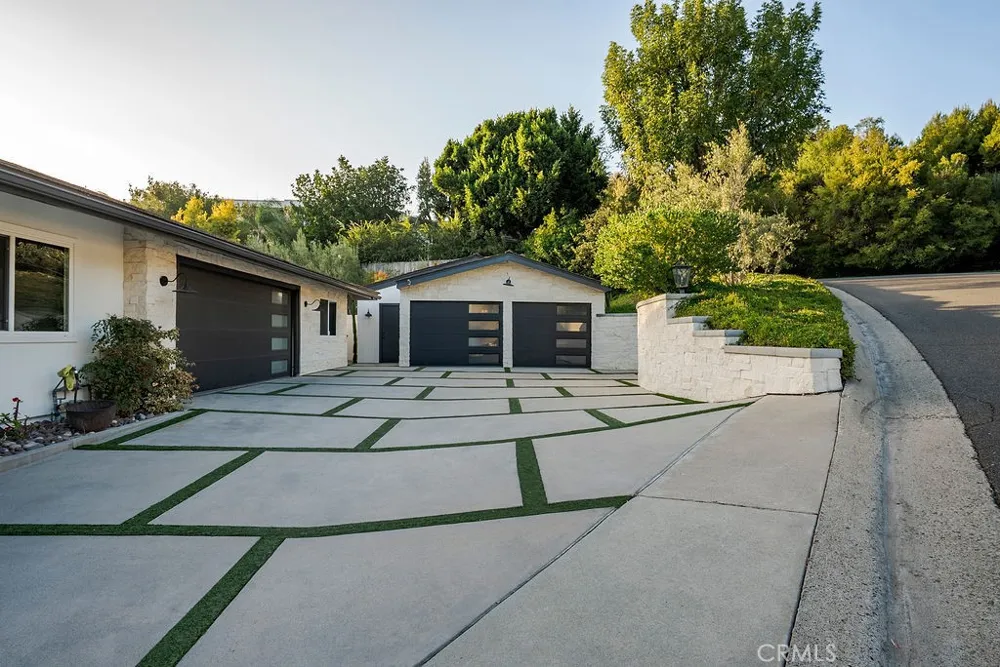 18821 Ridgeview Circle Villa Park, CA 92861