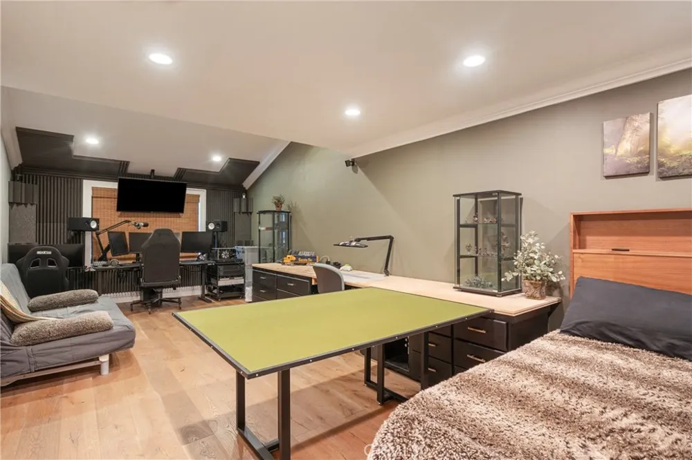 18821 Ridgeview Circle Villa Park, CA 92861