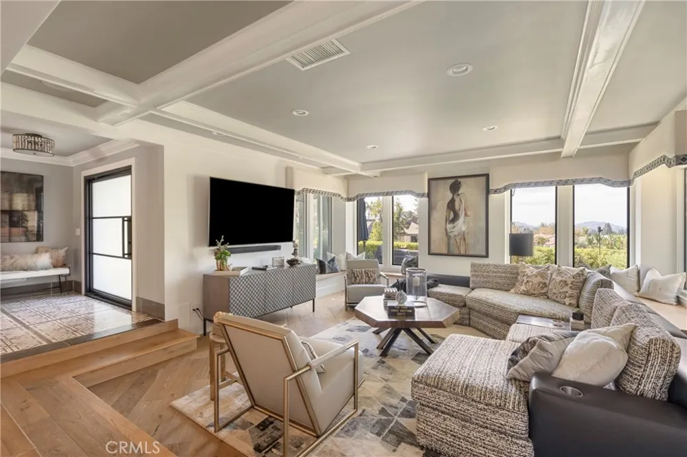 18821 Ridgeview Circle Villa Park, CA 92861