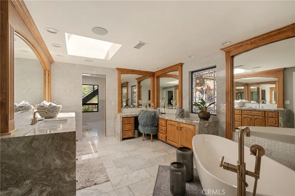 18821 Ridgeview Circle Villa Park, CA 92861