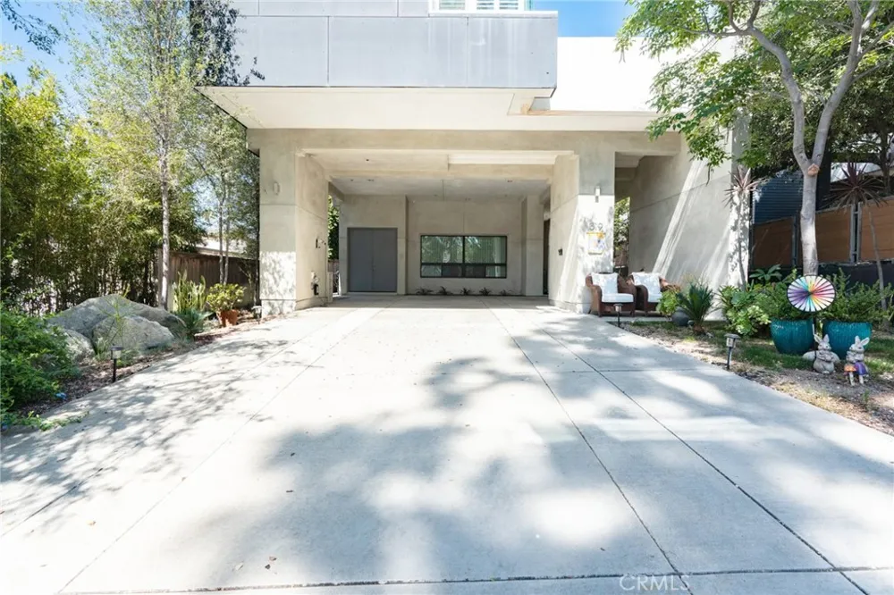 319 Camillo Road Sierra Madre, CA 91024