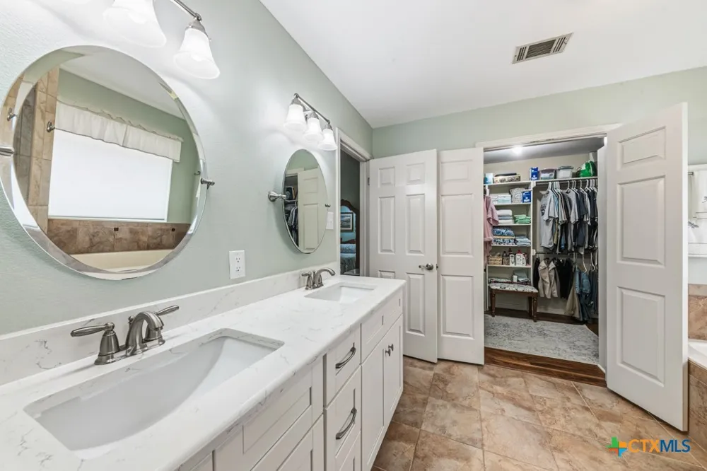 51 Hunters Point Drive New Braunfels, TX 78132