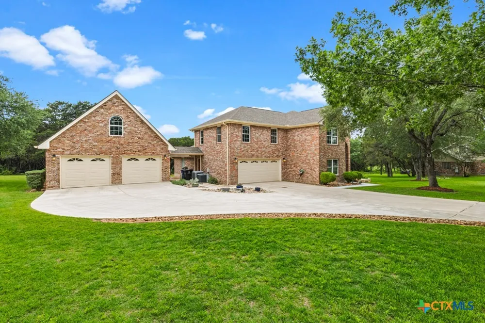 51 Hunters Point Drive New Braunfels, TX 78132