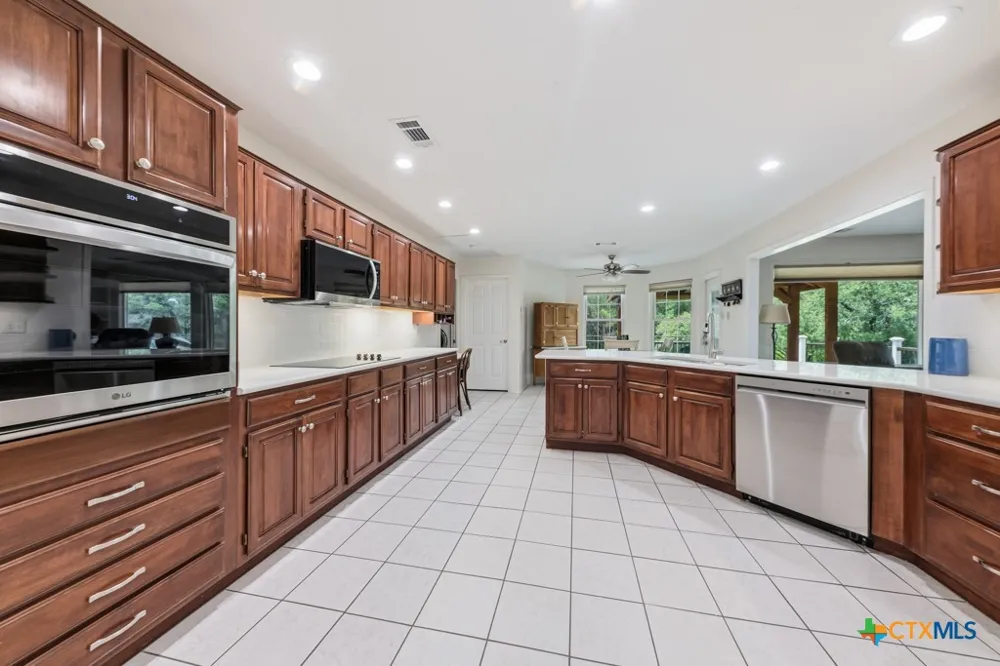 51 Hunters Point Drive New Braunfels, TX 78132