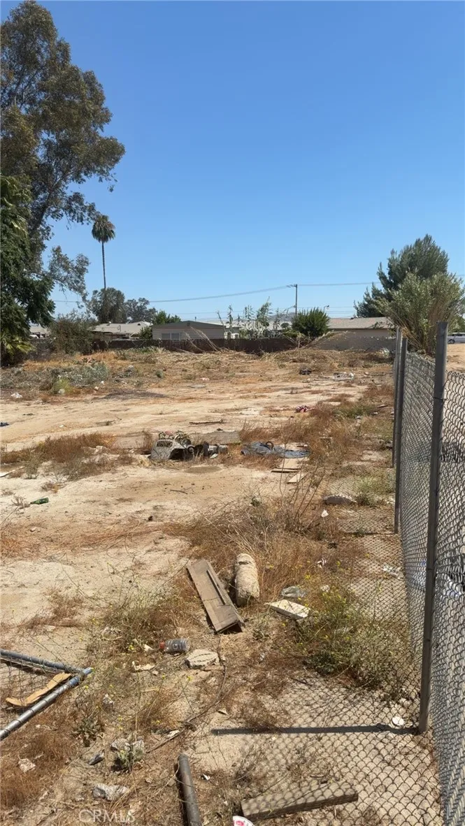 W THIRD ST Perris, CA 92570