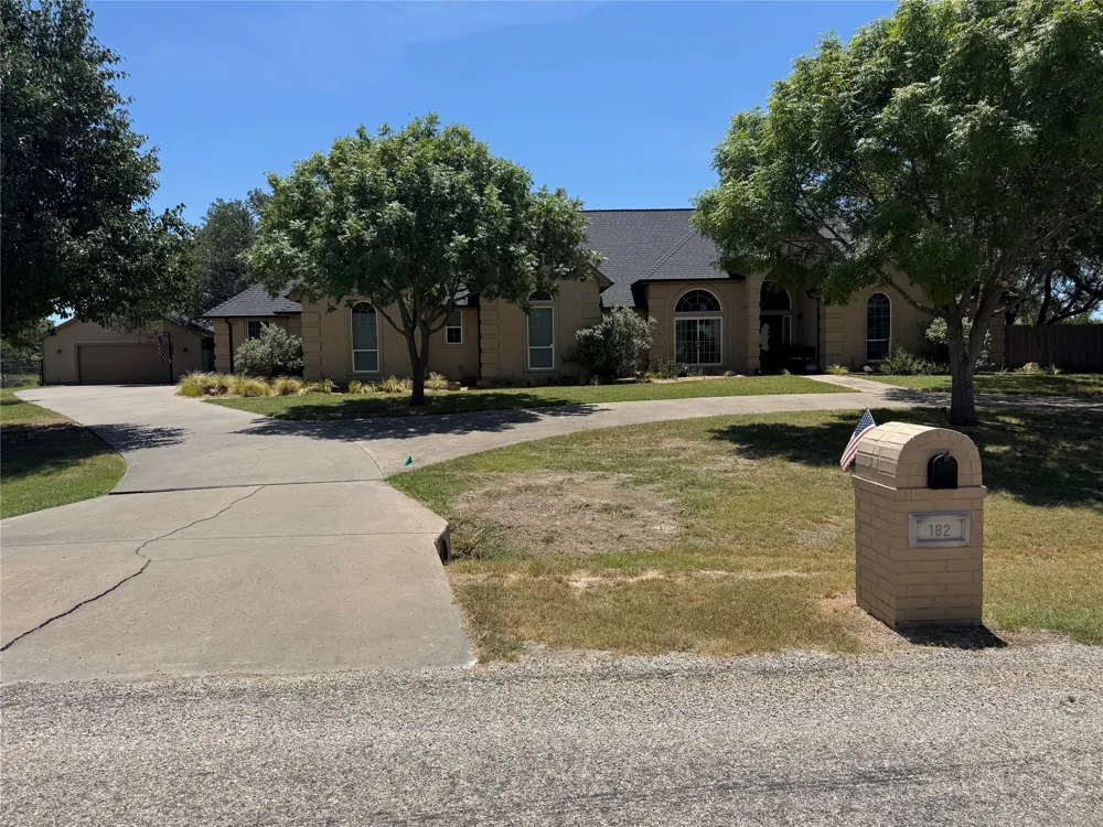 182 Lakeview Drive Aledo, TX 76008