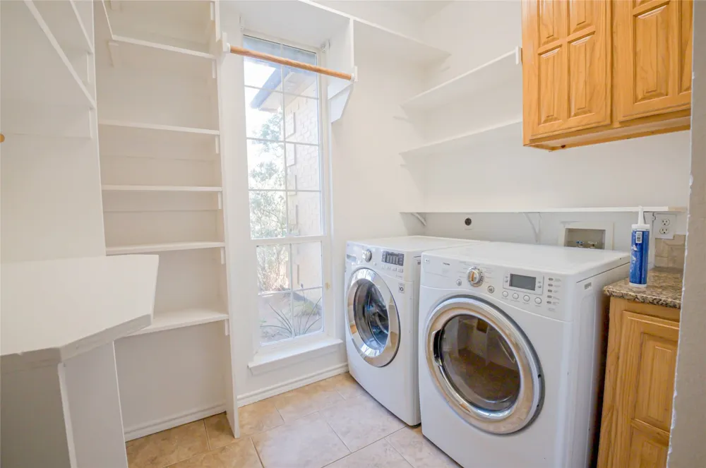 182 Lakeview Drive Aledo, TX 76008