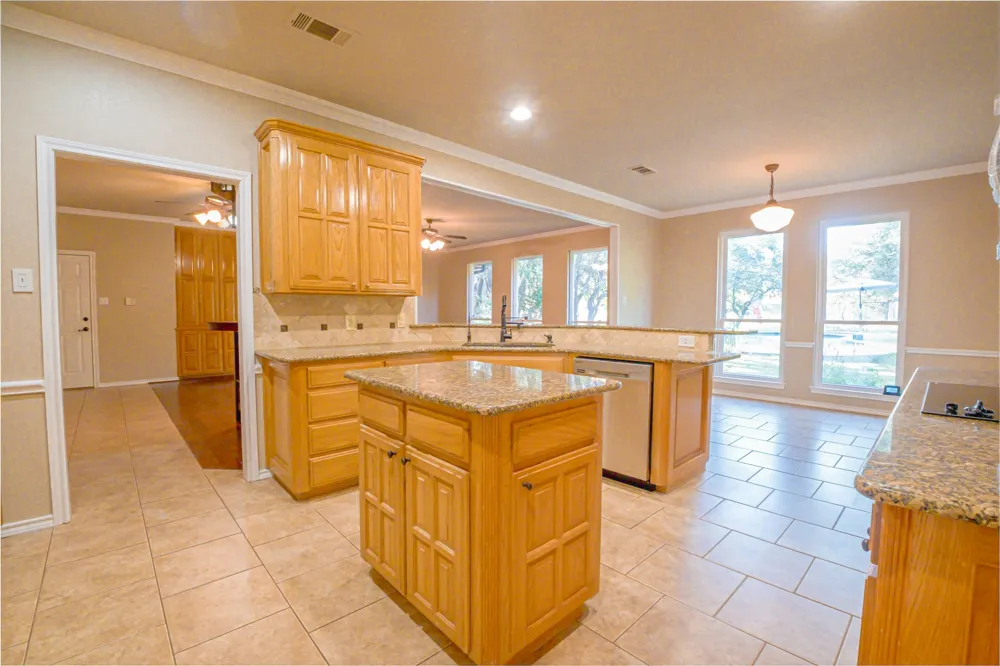182 Lakeview Drive Aledo, TX 76008