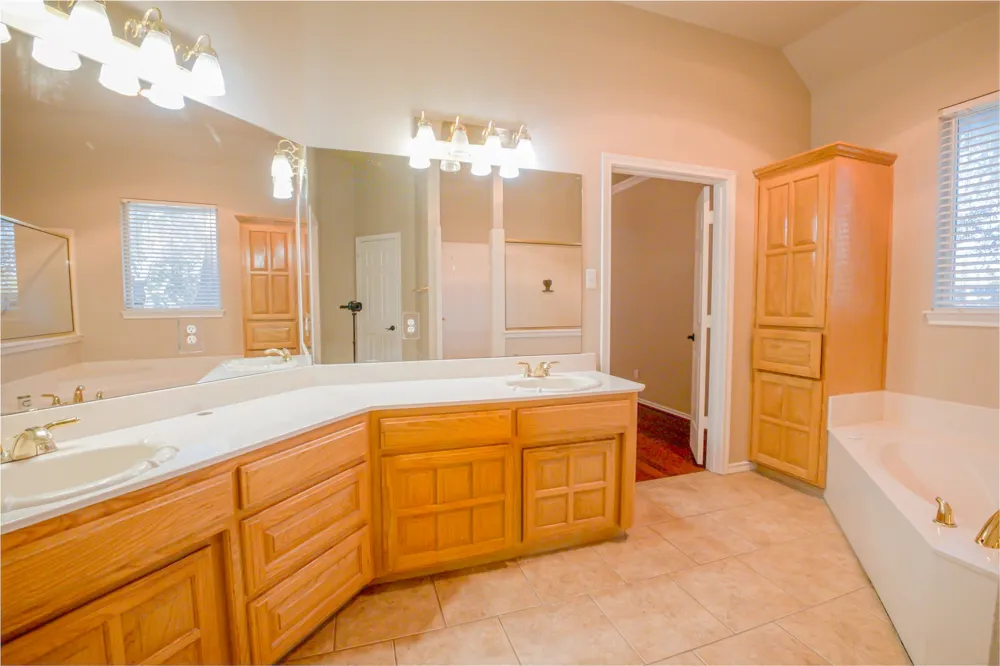 182 Lakeview Drive Aledo, TX 76008