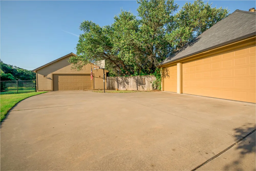 182 Lakeview Drive Aledo, TX 76008