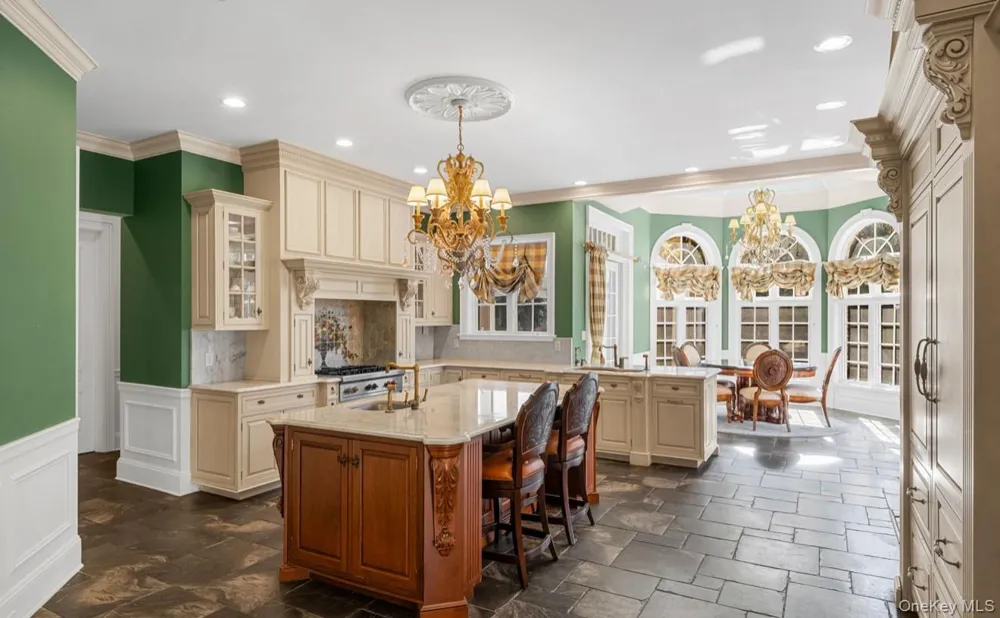 30 Arden Lane Sands Point, NY 11050