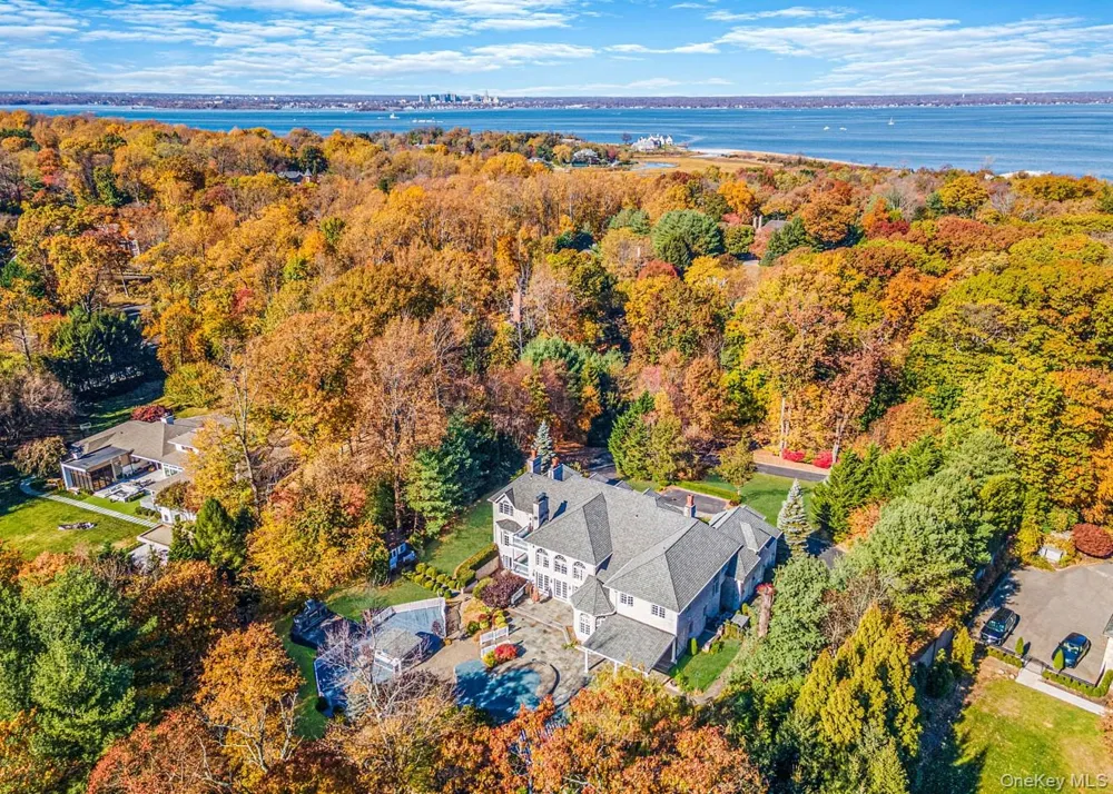 30 Arden Lane Sands Point, NY 11050