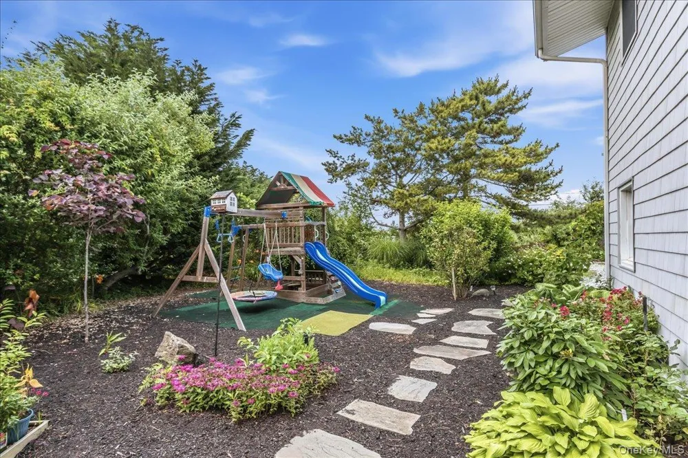 72 Circle Drive Oak Beach, NY 11702