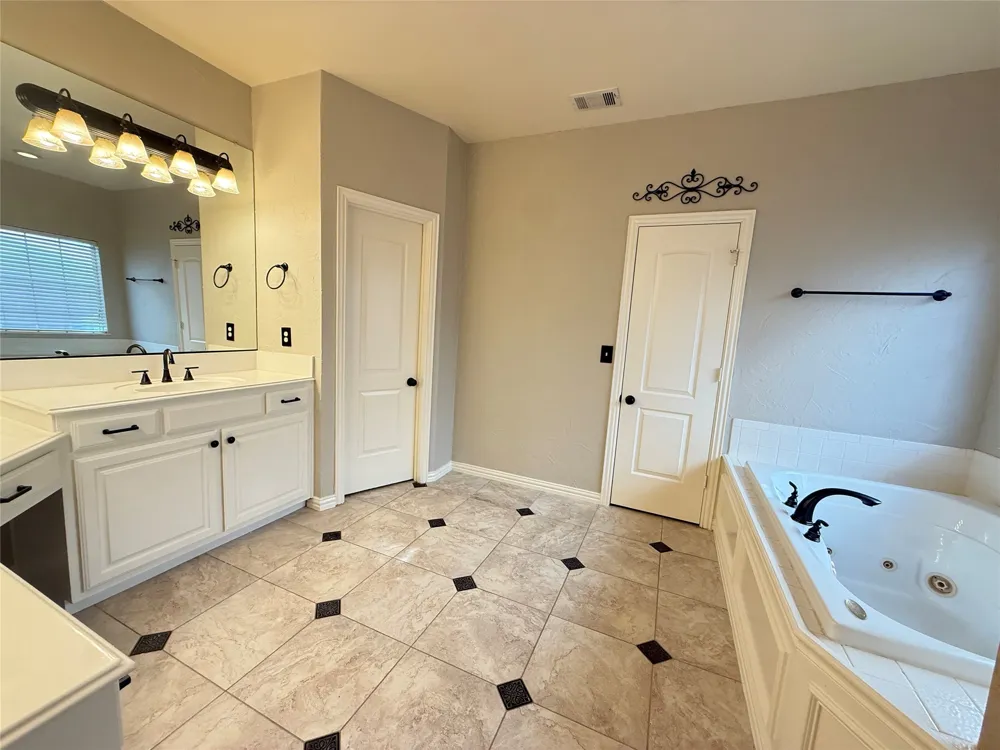 2316 Windy Ridge Court Plano, TX 75025