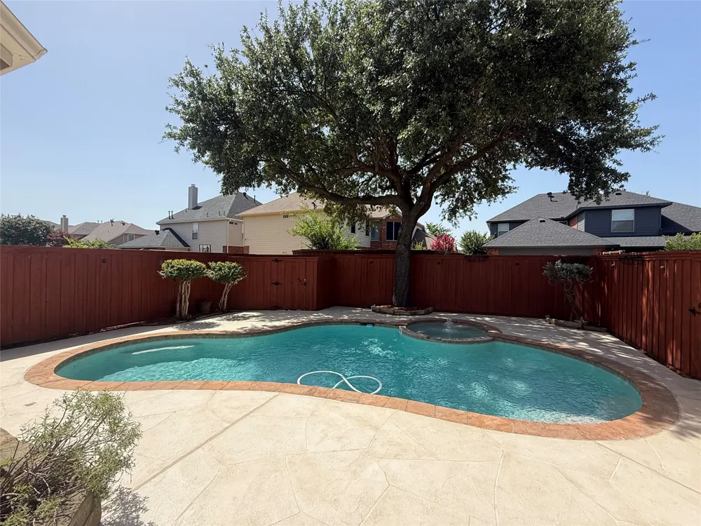 2316 Windy Ridge Court Plano, TX 75025