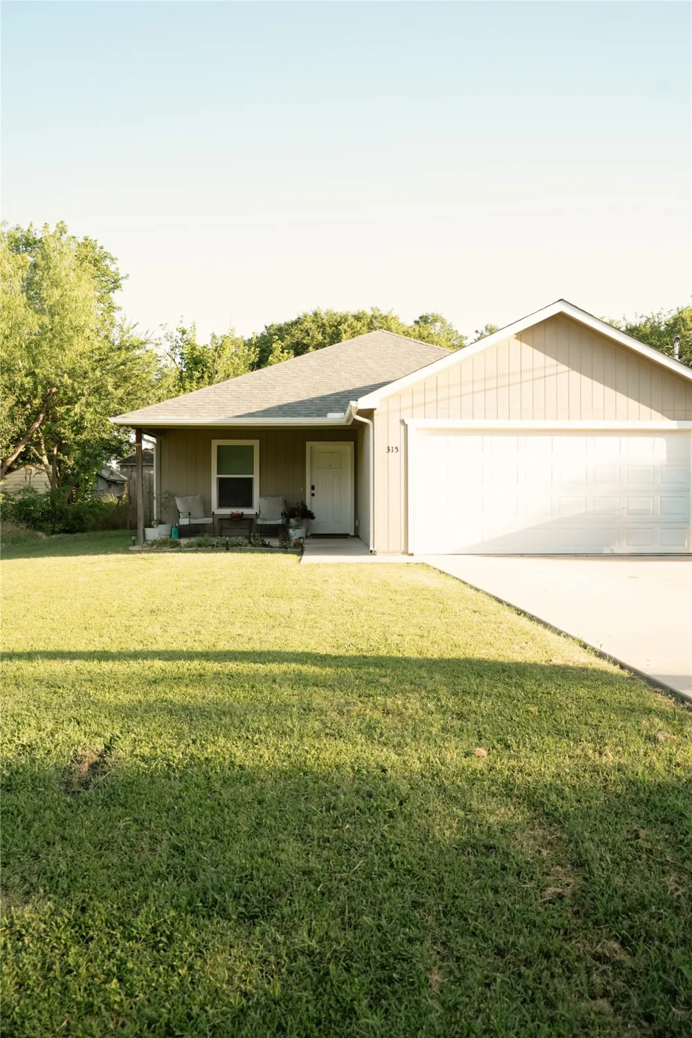 315 W Oak Street Whitewright, TX 75491