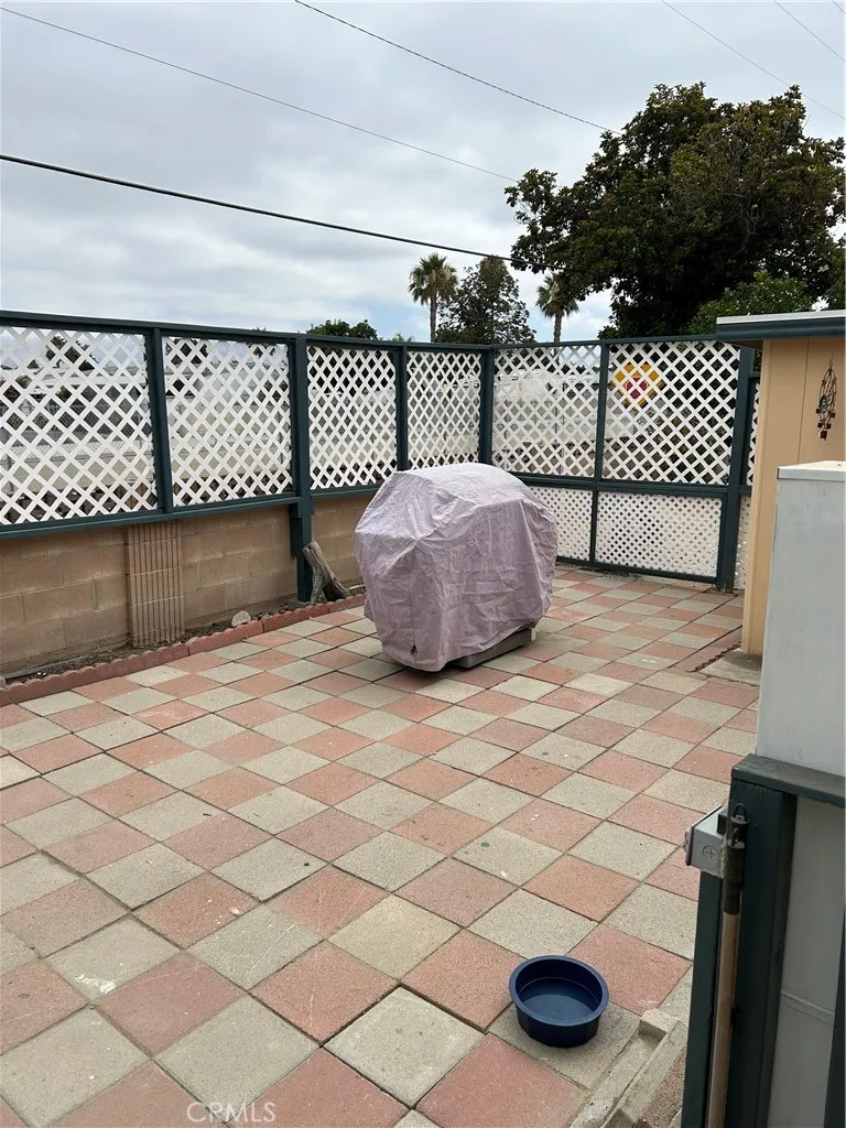 1744 Santiago Hemet, CA 92545
