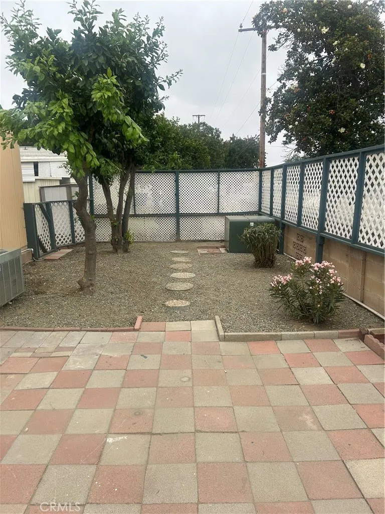 1744 Santiago Hemet, CA 92545