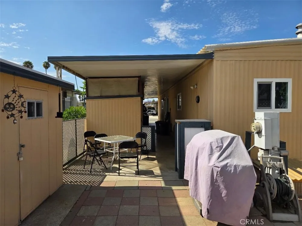 1744 Santiago Hemet, CA 92545