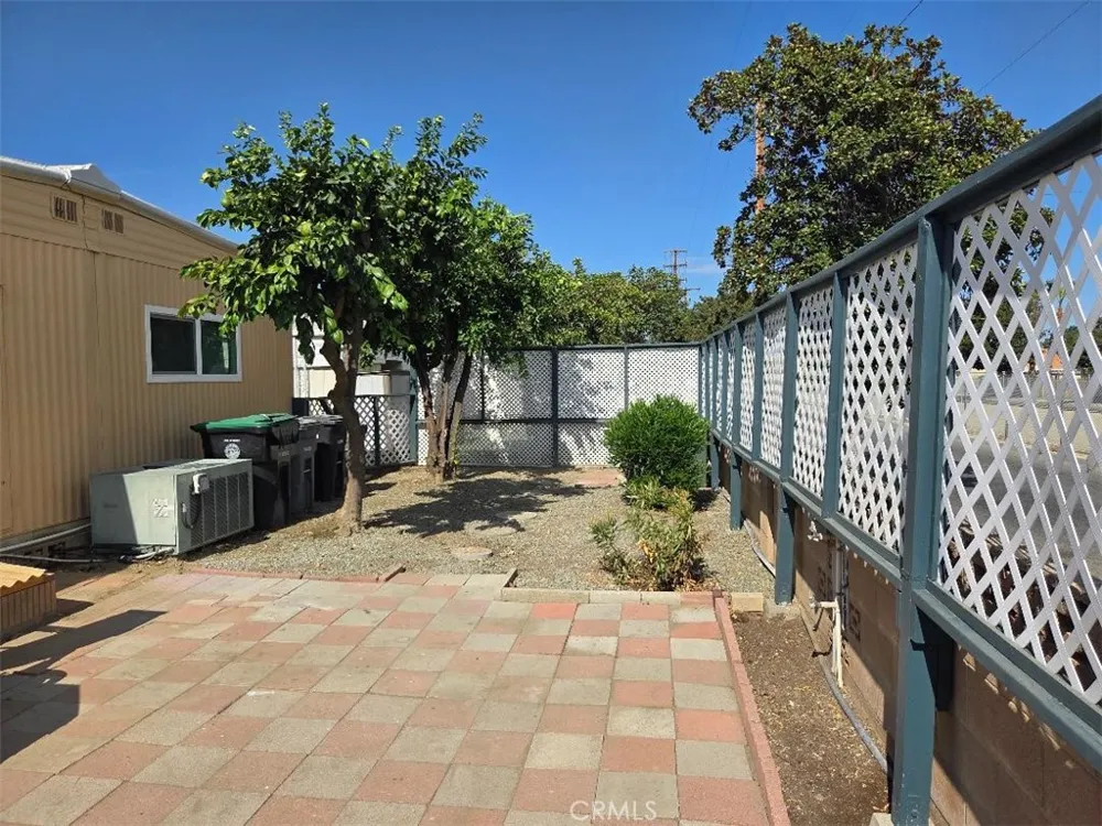 1744 Santiago Hemet, CA 92545