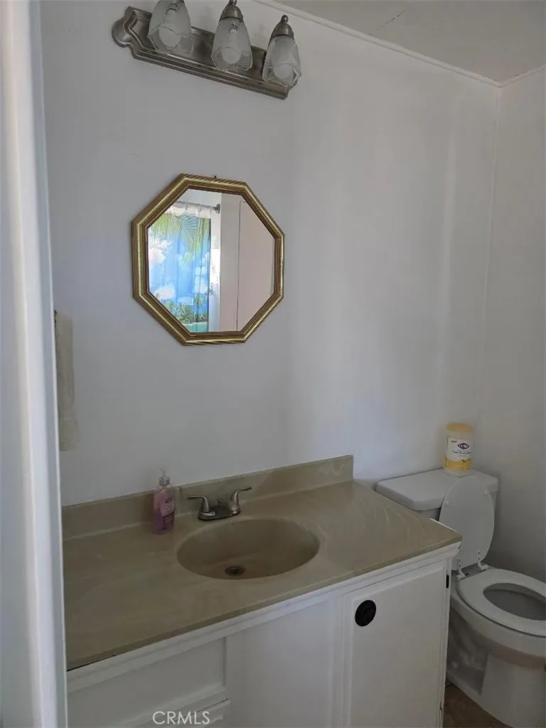 1744 Santiago Hemet, CA 92545