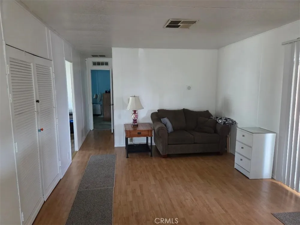 1744 Santiago Hemet, CA 92545