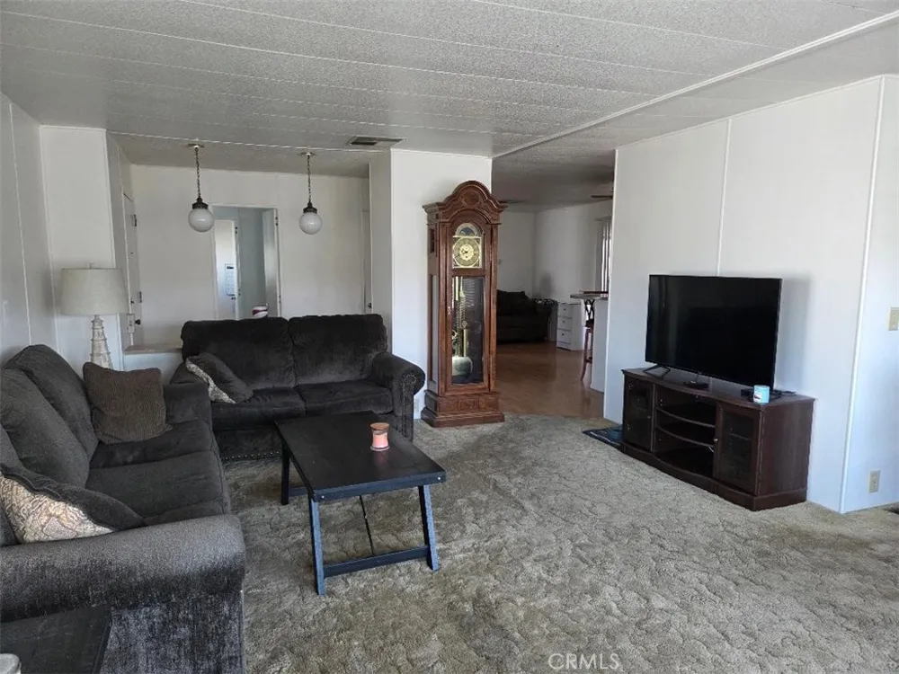 1744 Santiago Hemet, CA 92545