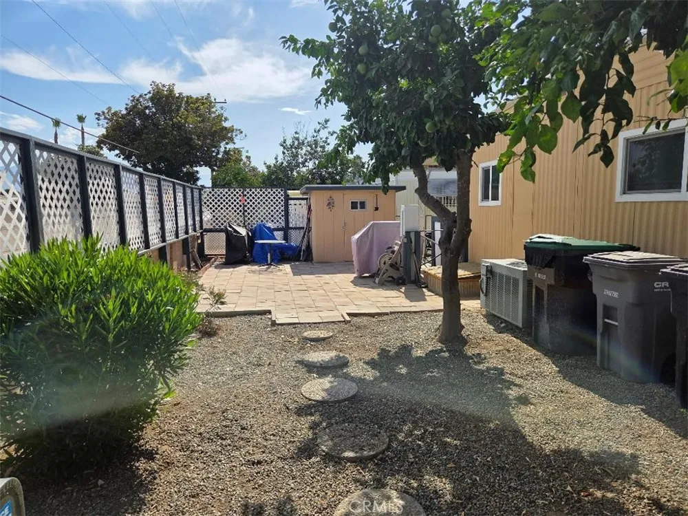 1744 Santiago Hemet, CA 92545