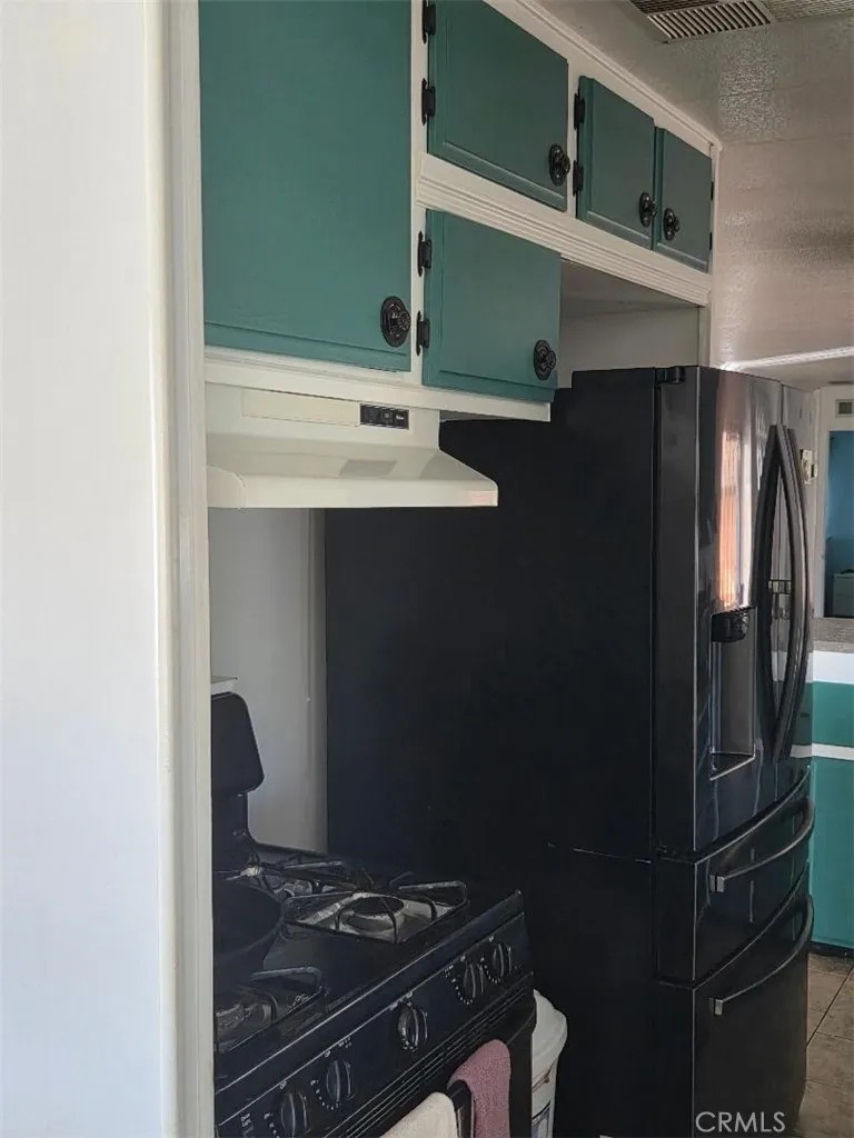 1744 Santiago Hemet, CA 92545