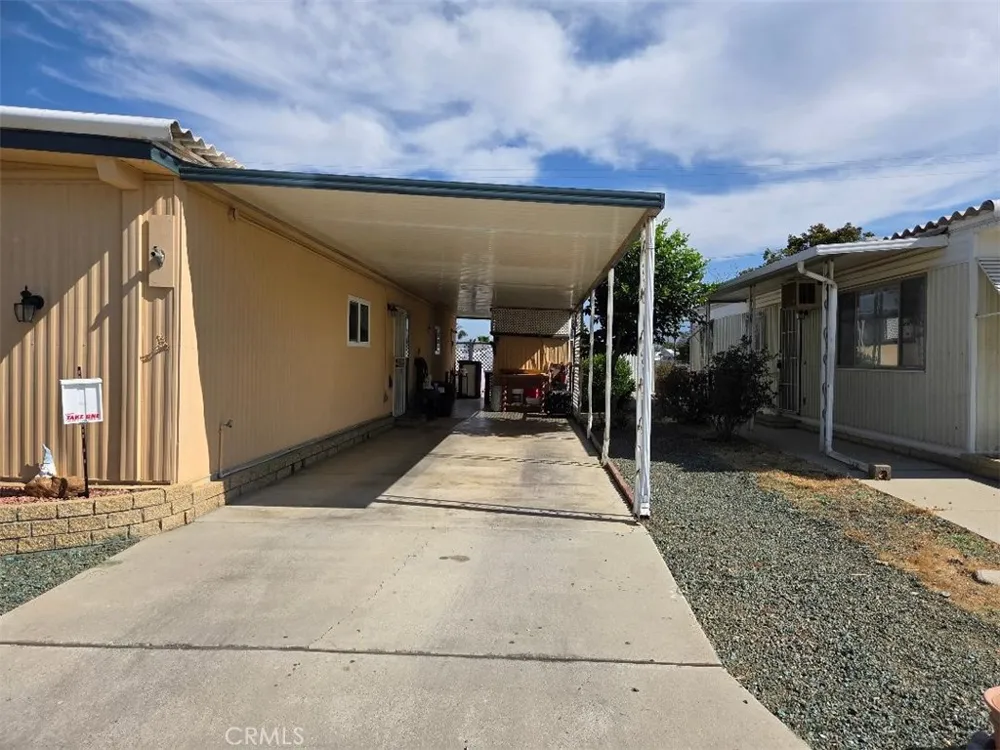 1744 Santiago Hemet, CA 92545