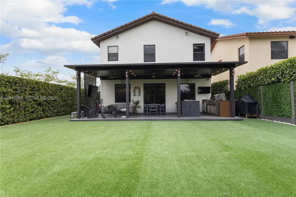 8774 NW 103rd Ave Doral, FL 33178